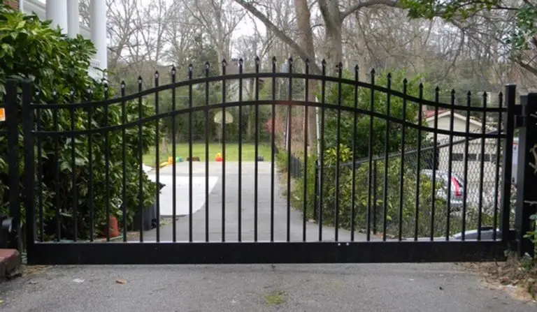 Appalachian Commercial Estate Convex Single Swing Gate